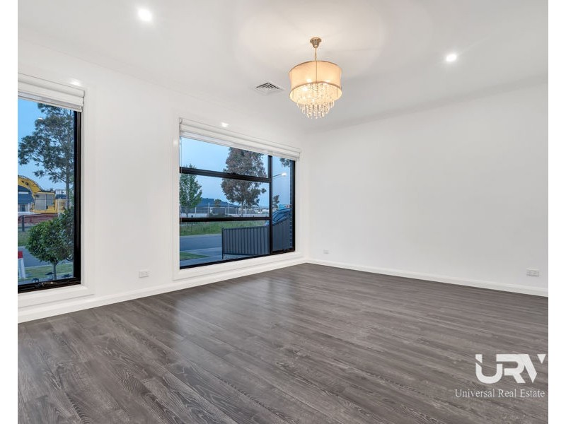 42 Valiant Crescent, Craigieburn VIC 3064