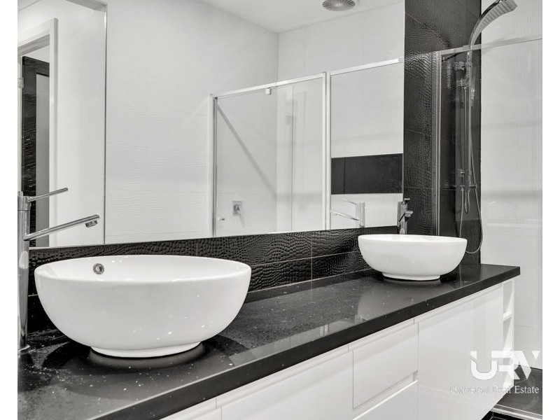 42 Valiant Crescent, Craigieburn VIC 3064