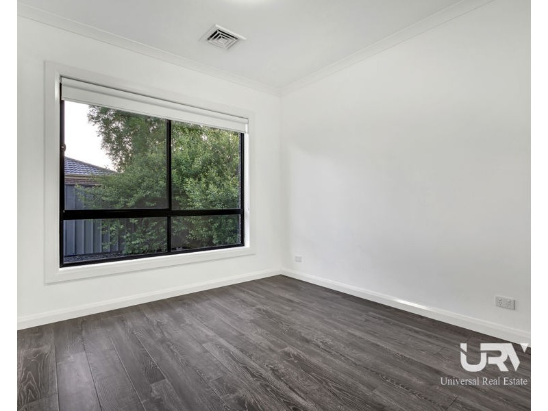 42 Valiant Crescent, Craigieburn VIC 3064