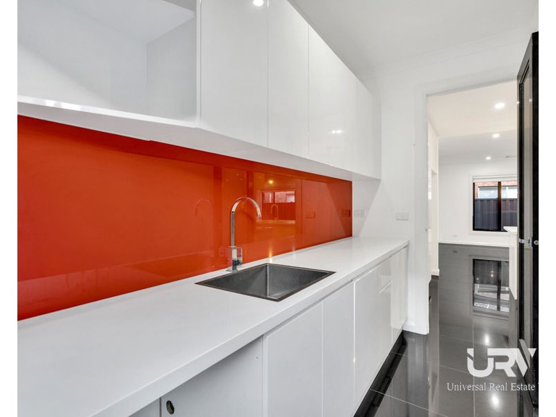 42 Valiant Crescent, Craigieburn VIC 3064