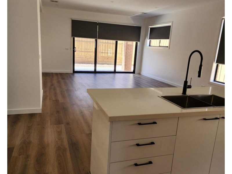 22 Cumberland Drive, Mickleham VIC 3064