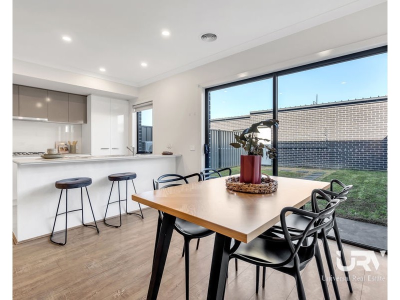 10 Cyan Walk, Craigieburn VIC 3064
