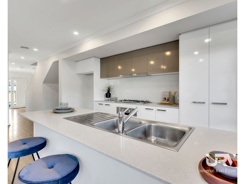 10 Cyan Walk, Craigieburn VIC 3064