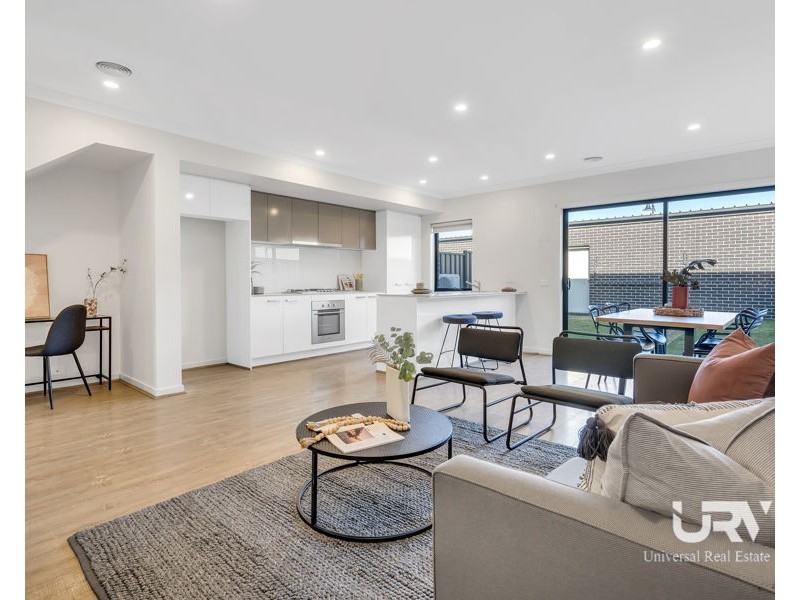 10 Cyan Walk, Craigieburn VIC 3064