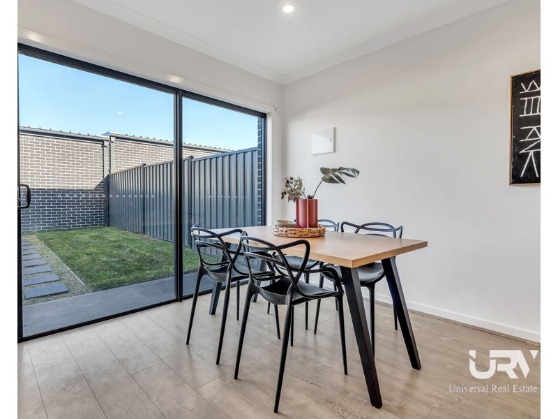 10 Cyan Walk, Craigieburn VIC 3064