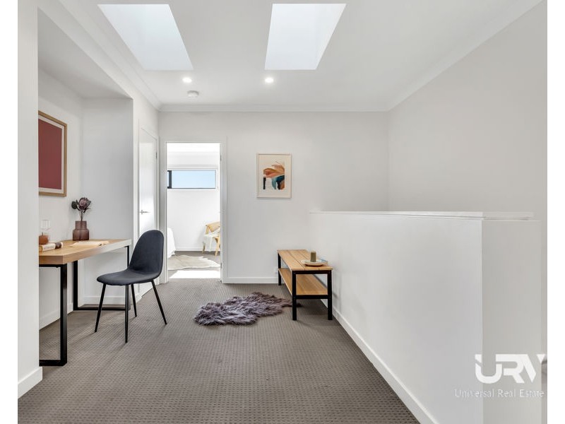 10 Cyan Walk, Craigieburn VIC 3064