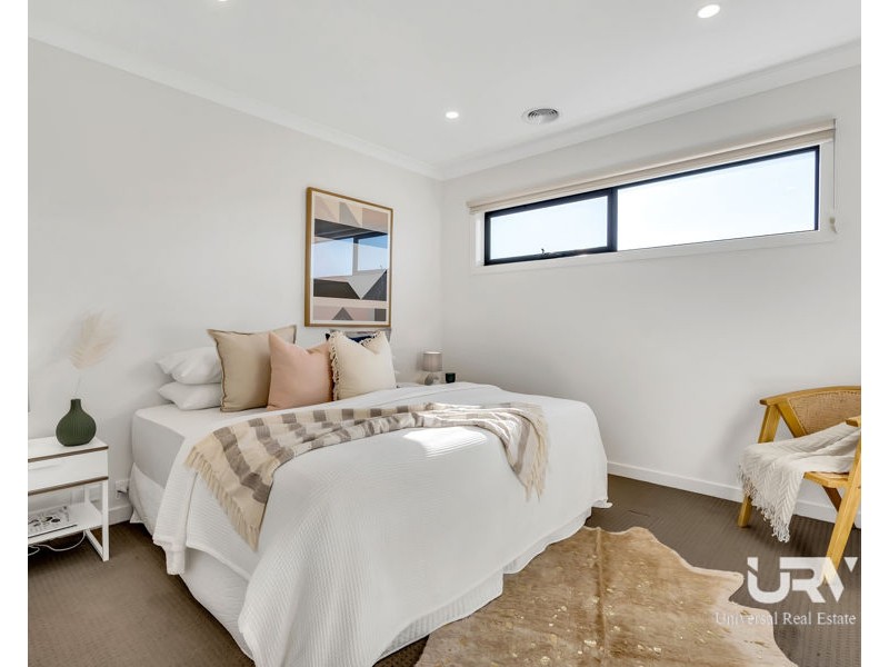 10 Cyan Walk, Craigieburn VIC 3064