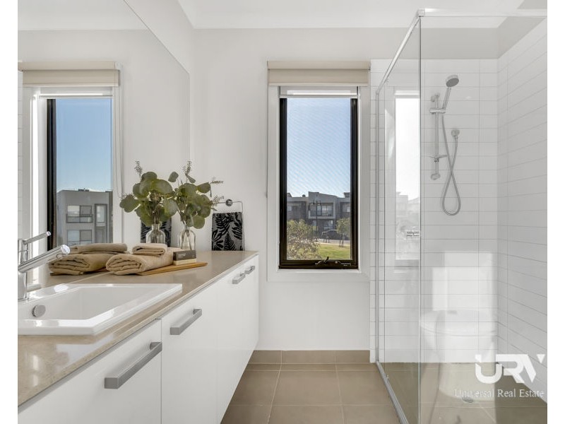 10 Cyan Walk, Craigieburn VIC 3064