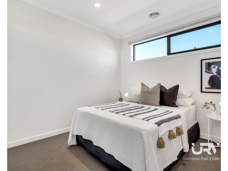 10 Cyan Walk, Craigieburn VIC 3064