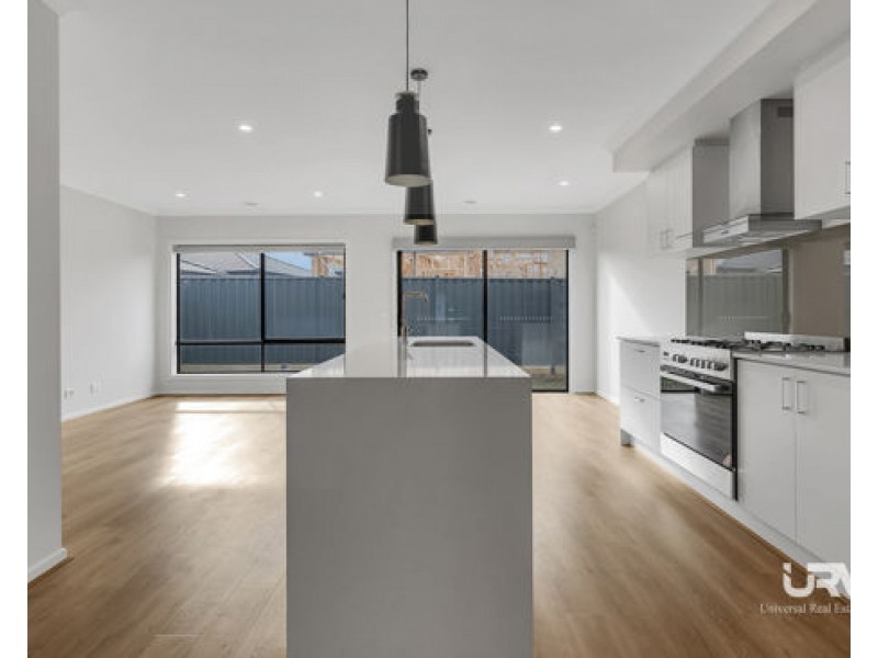 13 Tucholsky Drive, Kalkallo VIC 3064
