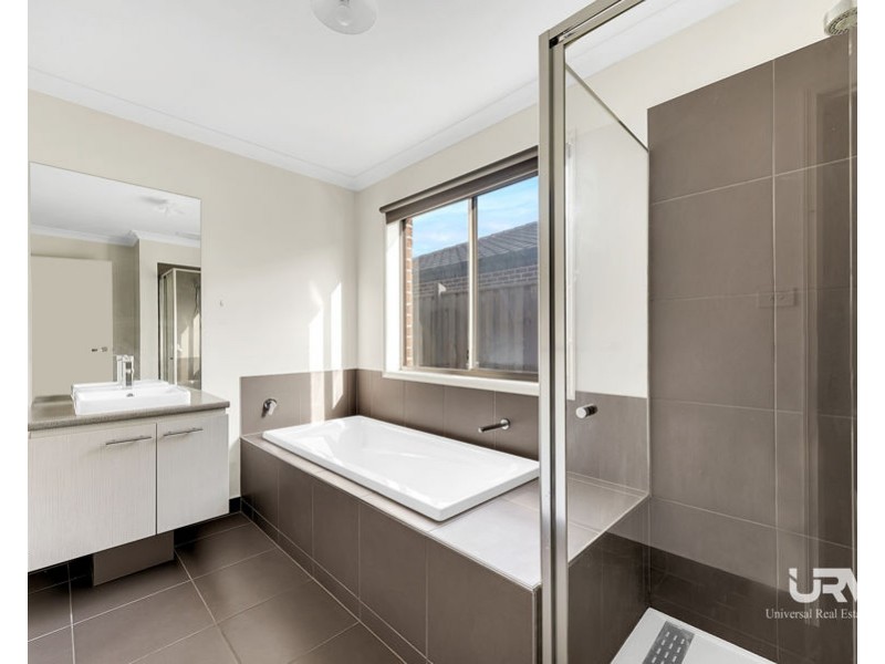 14 Primavera Drive, Mickleham VIC 3064