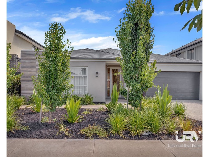 5 Carrington Drive, Mickleham VIC 3064
