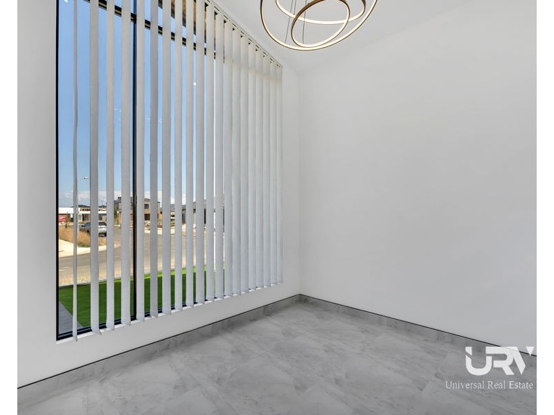 27 Madura Promenade, Mickleham VIC 3064