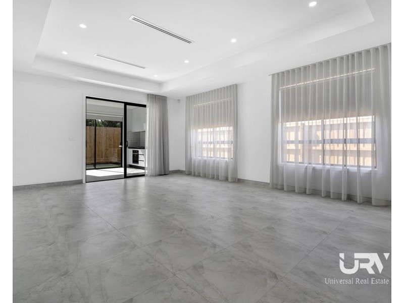 27 Madura Promenade, Mickleham VIC 3064