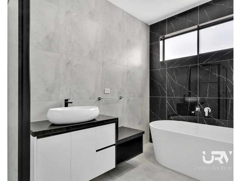 27 Madura Promenade, Mickleham VIC 3064