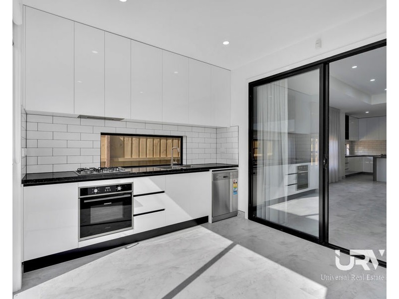 27 Madura Promenade, Mickleham VIC 3064