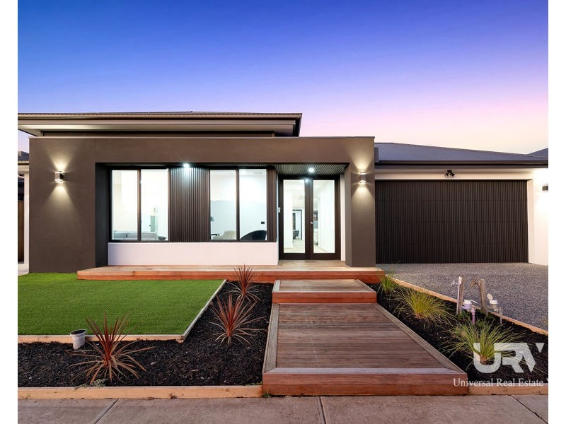 10 Compass Crescent, Donnybrook VIC 3064
