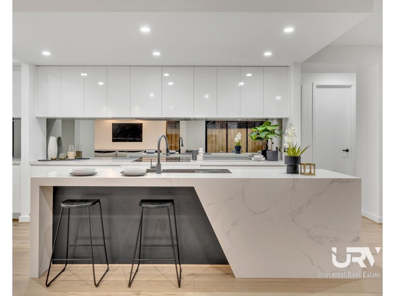 10 Compass Crescent, Donnybrook VIC 3064