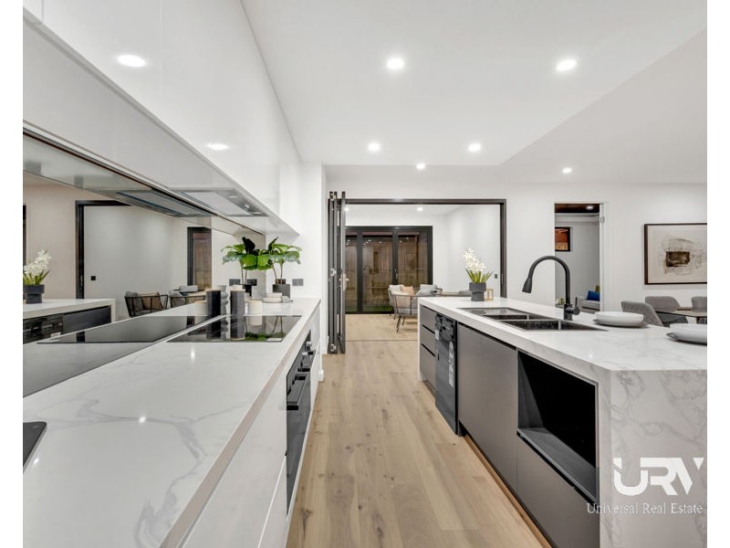 10 Compass Crescent, Donnybrook VIC 3064