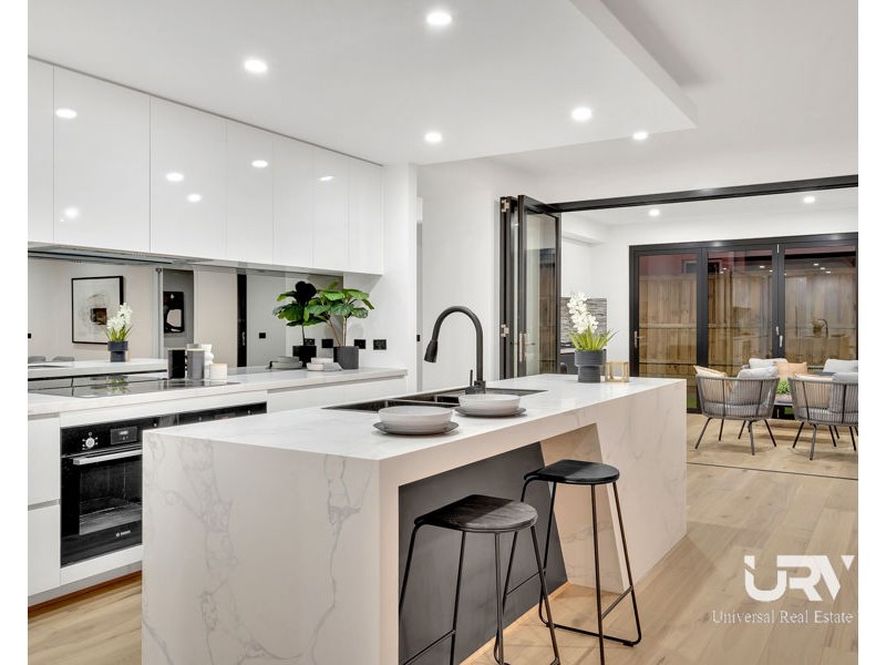 10 Compass Crescent, Donnybrook VIC 3064