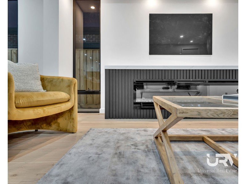 10 Compass Crescent, Donnybrook VIC 3064