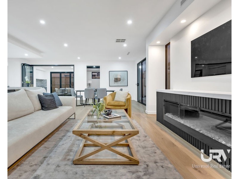 10 Compass Crescent, Donnybrook VIC 3064