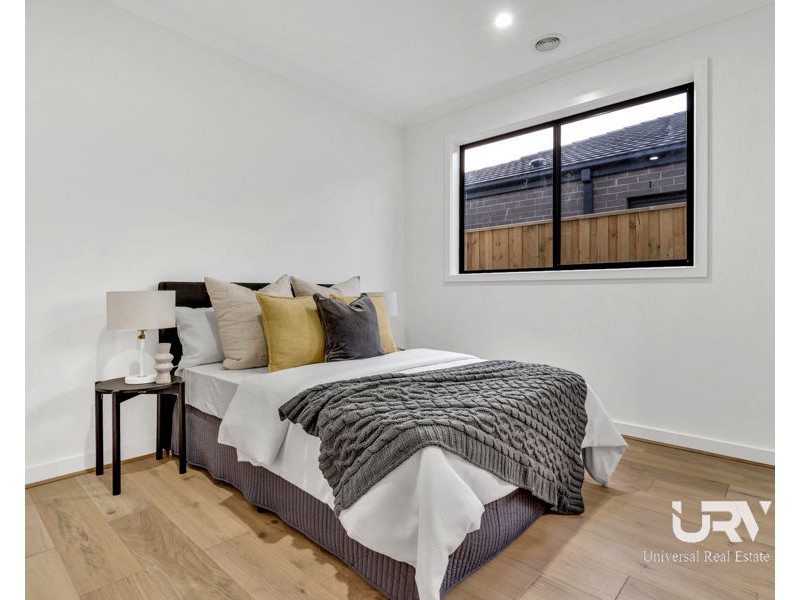 10 Compass Crescent, Donnybrook VIC 3064