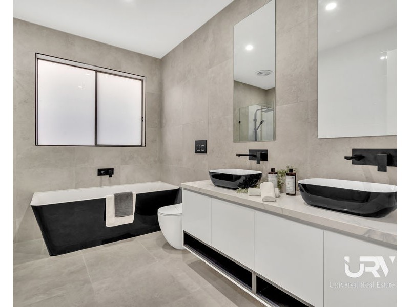 10 Compass Crescent, Donnybrook VIC 3064