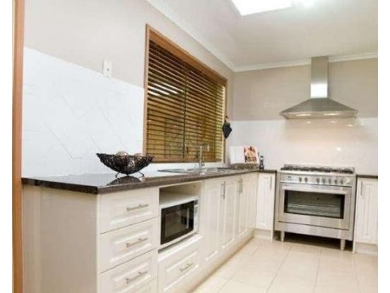 7 Hursley Court, Craigieburn VIC 3064