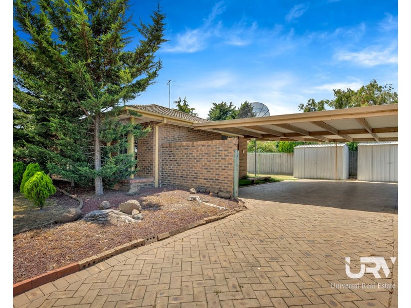35 Bainbridge Close, Craigieburn VIC 3064