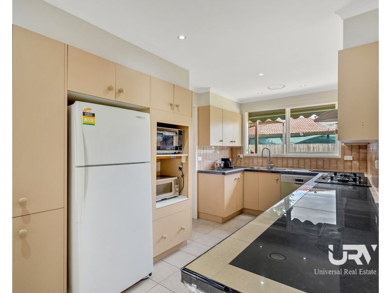 35 Bainbridge Close, Craigieburn VIC 3064