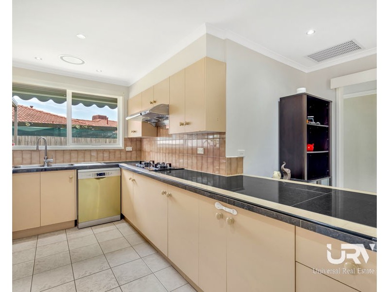 35 Bainbridge Close, Craigieburn VIC 3064