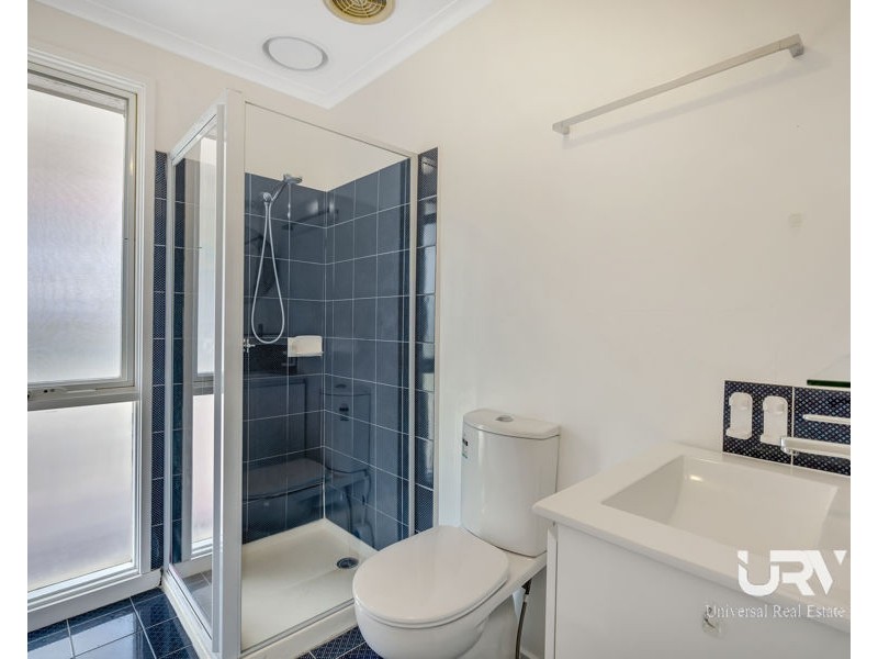 35 Bainbridge Close, Craigieburn VIC 3064