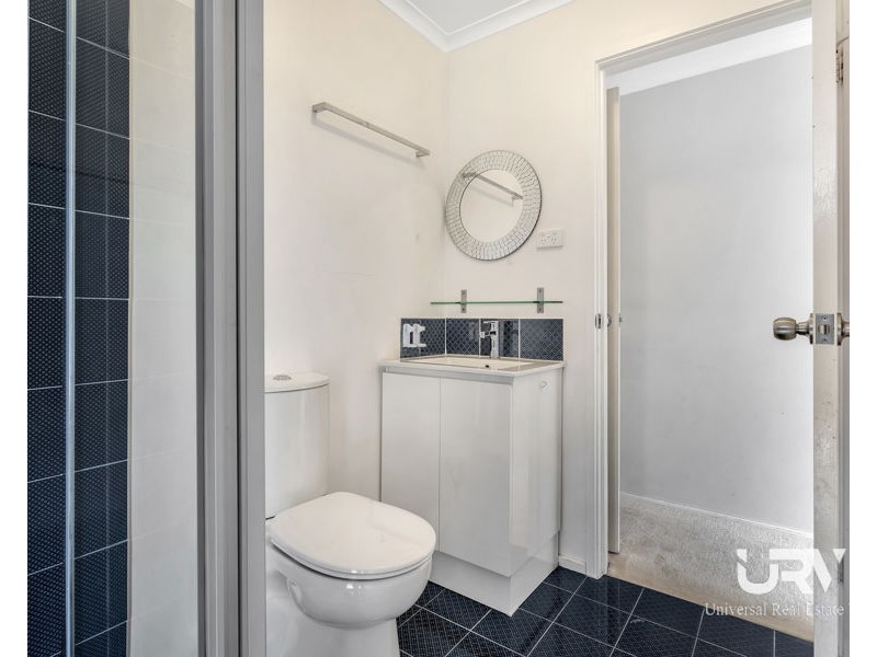 35 Bainbridge Close, Craigieburn VIC 3064