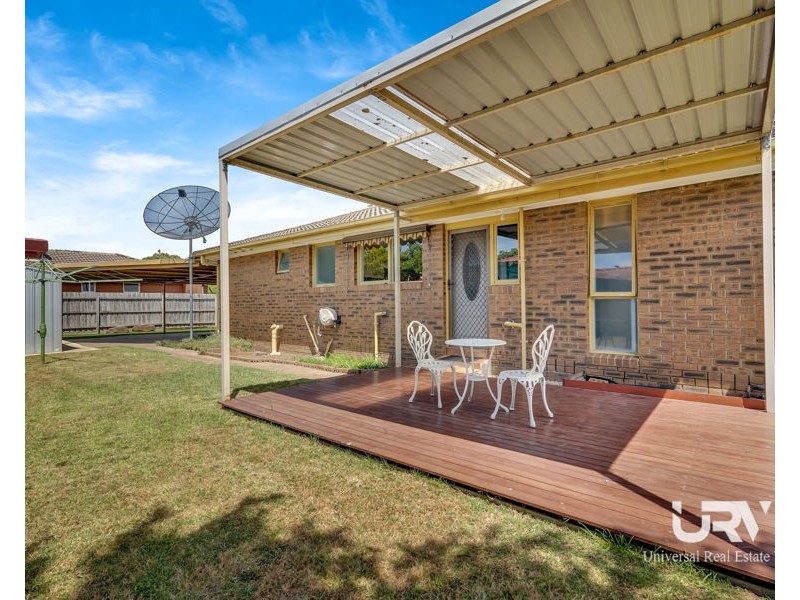 35 Bainbridge Close, Craigieburn VIC 3064