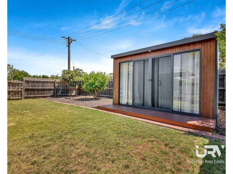 35 Bainbridge Close, Craigieburn VIC 3064
