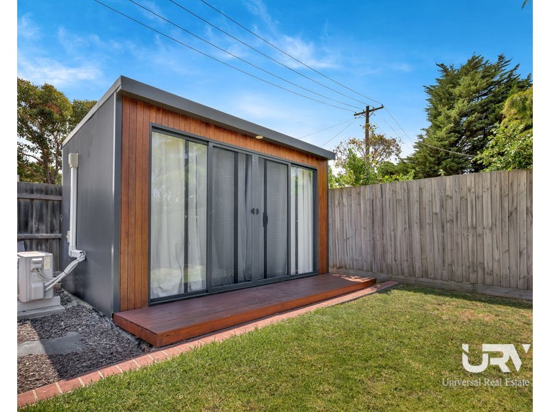 35 Bainbridge Close, Craigieburn VIC 3064
