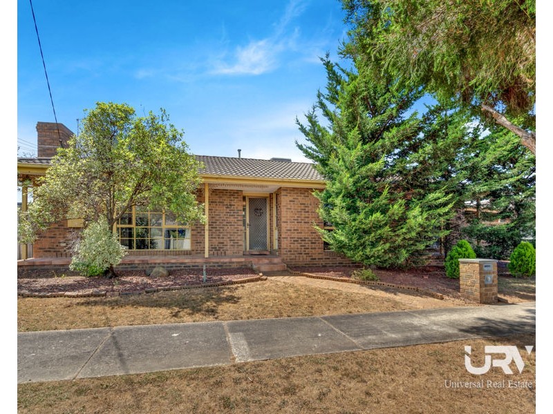 35 Bainbridge Close, Craigieburn VIC 3064