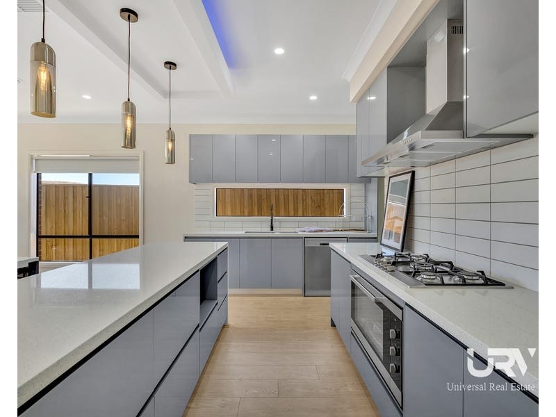 33 Tangelo Street, Mickleham VIC 3064