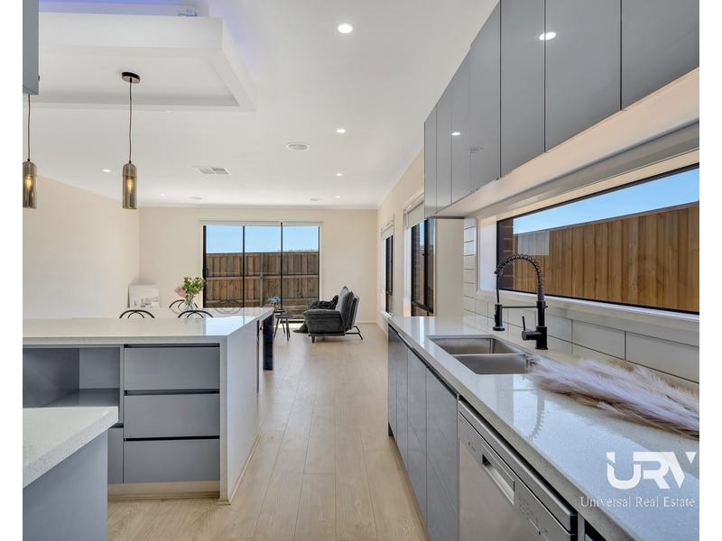 33 Tangelo Street, Mickleham VIC 3064