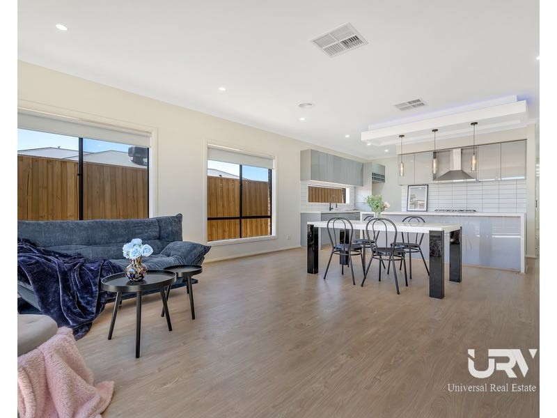 33 Tangelo Street, Mickleham VIC 3064