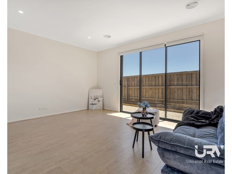 33 Tangelo Street, Mickleham VIC 3064