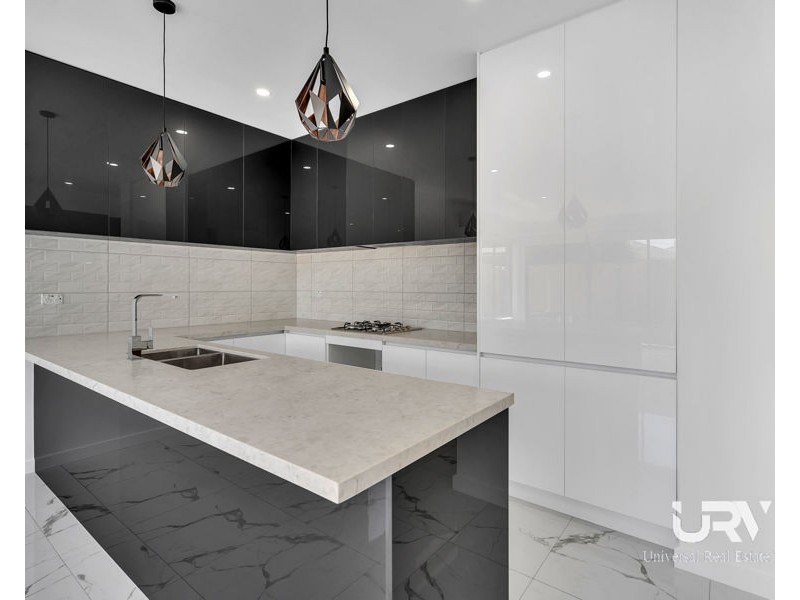 2/13 Woodlands Court, Craigieburn VIC 3064