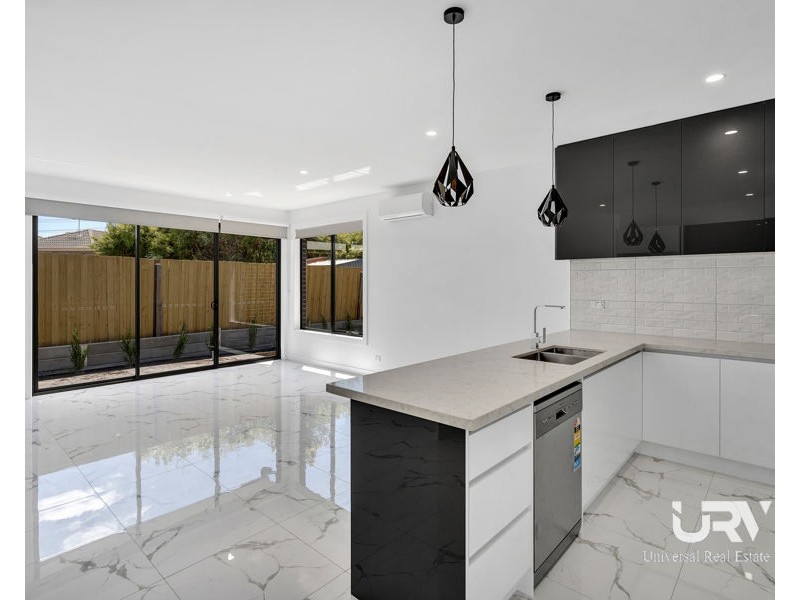 2/13 Woodlands Court, Craigieburn VIC 3064