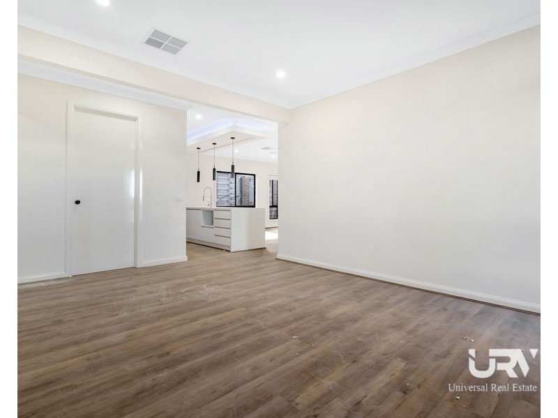 30 Poyner Circuit, Mickleham VIC 3064