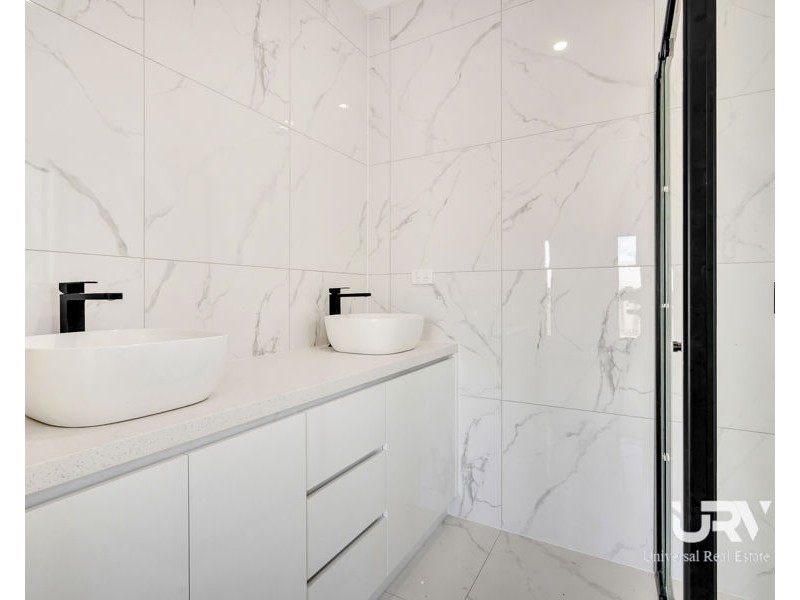 30 Poyner Circuit, Mickleham VIC 3064