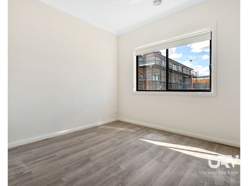 30 Poyner Circuit, Mickleham VIC 3064