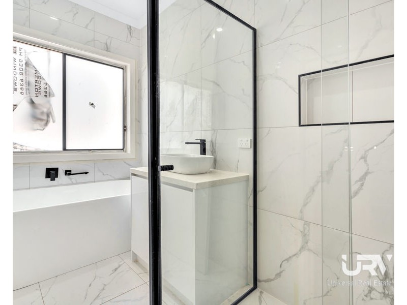 30 Poyner Circuit, Mickleham VIC 3064