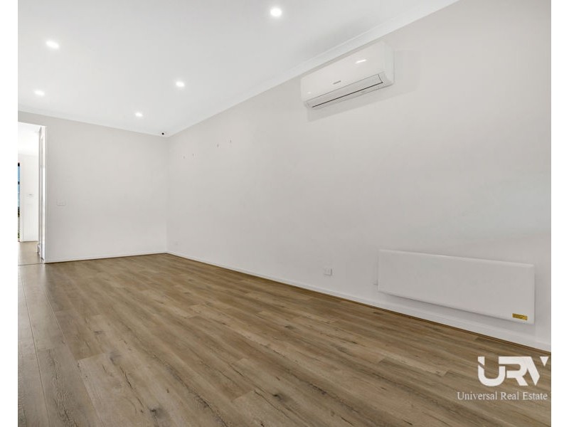 10 Carrington Drive, Mickleham VIC 3064