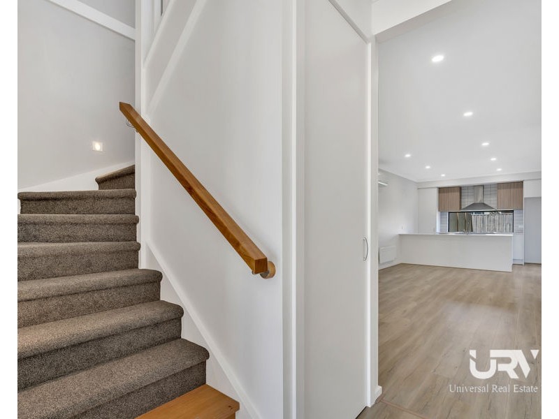 10 Carrington Drive, Mickleham VIC 3064